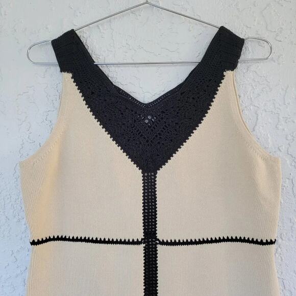 Per Se by Carlisle Sleeveless Blouse Beige Black Crochet Trim Women Size M - Picture 2 of 12
